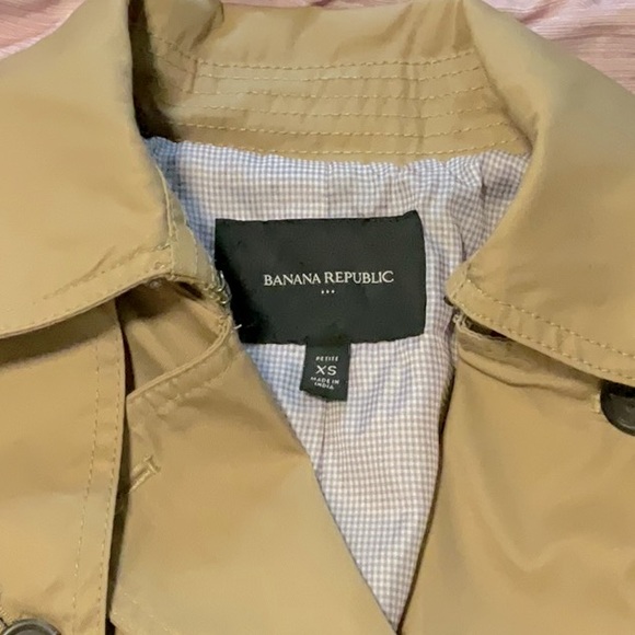 Banana Republic Trench Coat - Picture 3 of 8
